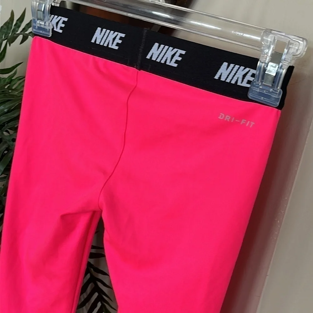 Brand New Nike Dri-Fit Girls Hot Hyper Pink Leggings Stretch Waist White Swoosh